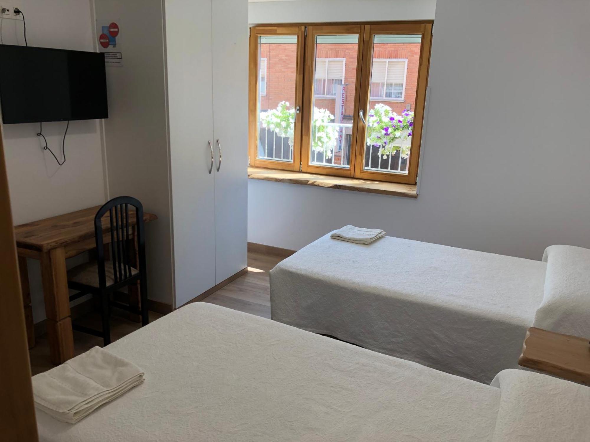 Hostal San Juan Sahagún Εξωτερικό φωτογραφία